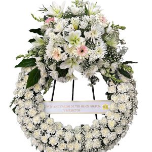 Corona de flores blanca