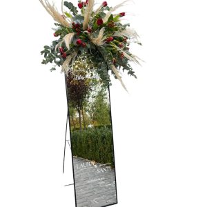 Decoración floral de espejo con eucalipto, pampas y tulipán