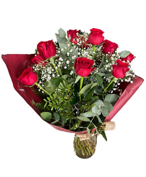 Ramo de 12 rosas rojas con eucalipto, lentisco y paniculata