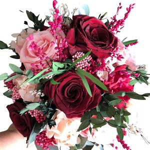 Ramo de novia preservado en tonos rosas y rojos