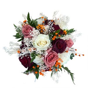 Ramo de novia compuesto por rosas rosas, rosas vendela, rosas rojas, glixia naranja, broom blanco y helecho de cuero